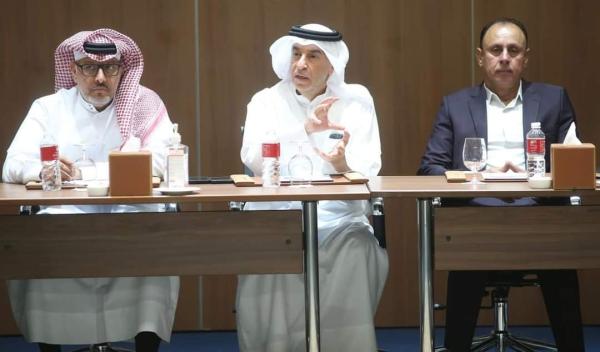 اجتماع مشترك بين اتحاد الكرة والاتحاد الخليجي